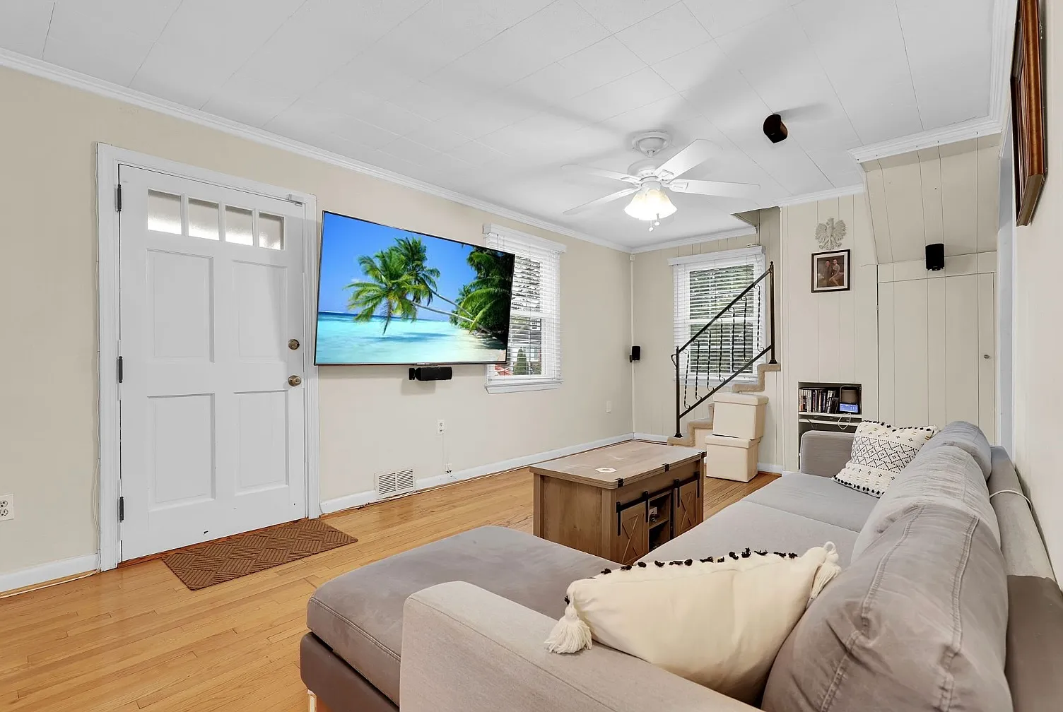 3 bed, 1.5 bath, 1820 sqft, $3,300 — Photo 4