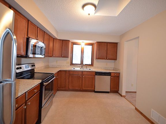 3rd image of 578 Witt Ct