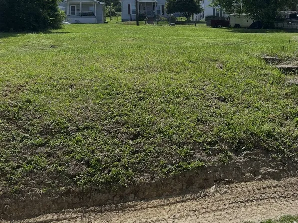 1529 Fairmont Ave, Clarksburg, WV 26301