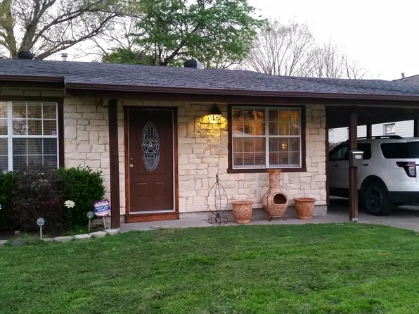 2022 11th St, Port Neches, TX 77651