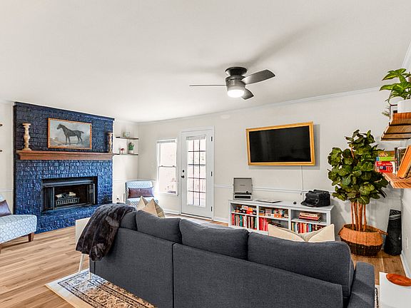 3rd image of 506 Brent Rd Unit 102
