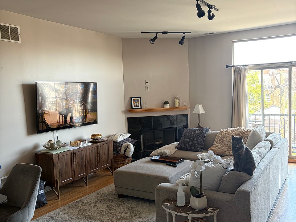 1st image of 2342 W Bloomingdale Ave APT 301