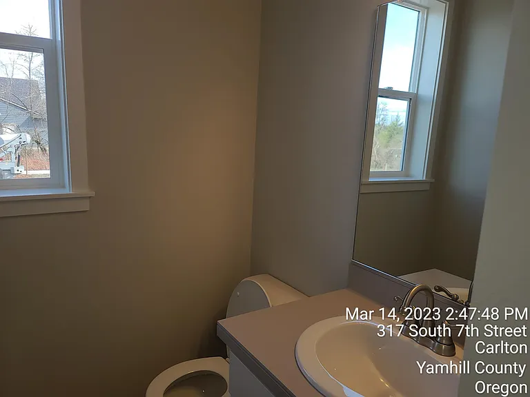 696 E Wilson St — Photo 8