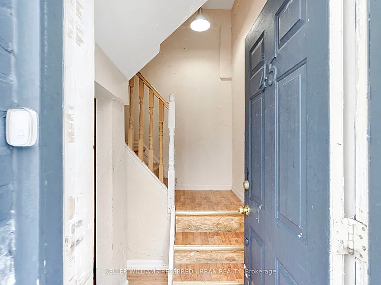 66 Dunlop St W — Photo 3