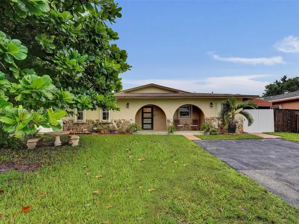 4620 SW 43rd Ter, Dania Beach, FL 33314