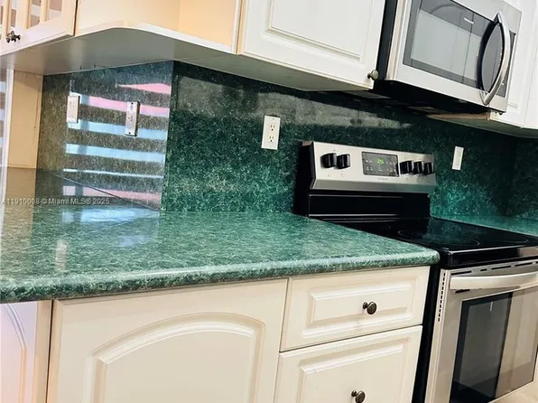 1101 NW 134th Pl, Miami, FL 33182