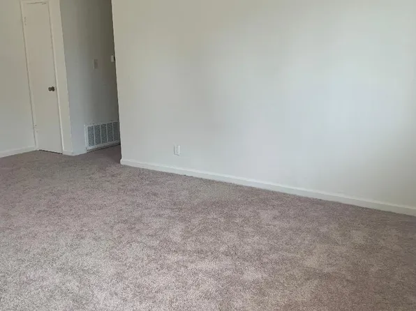 7416 Franklin Blvd APT 4, Sacramento, CA 95823