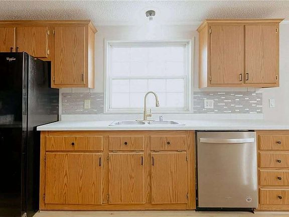3rd image of 510 Andrick Ave