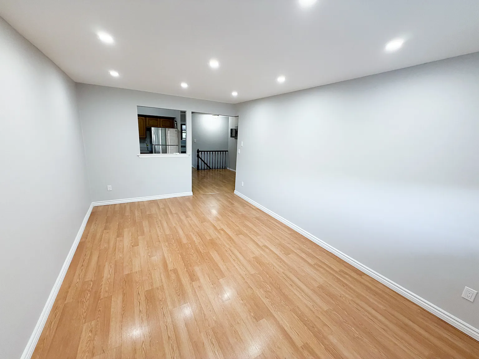 452 Saint Lawrence Avenue — Photo 1