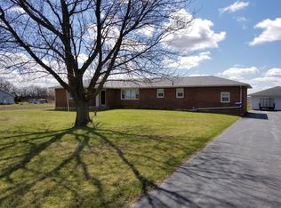 1253 W Corning Rd, Beecher, IL 60401