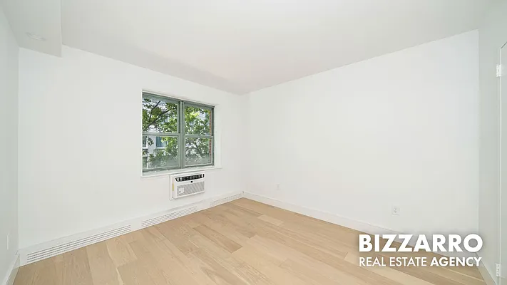 Bedroom, photo 2