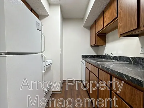 1411 D St #5, Lincoln, NE 68502