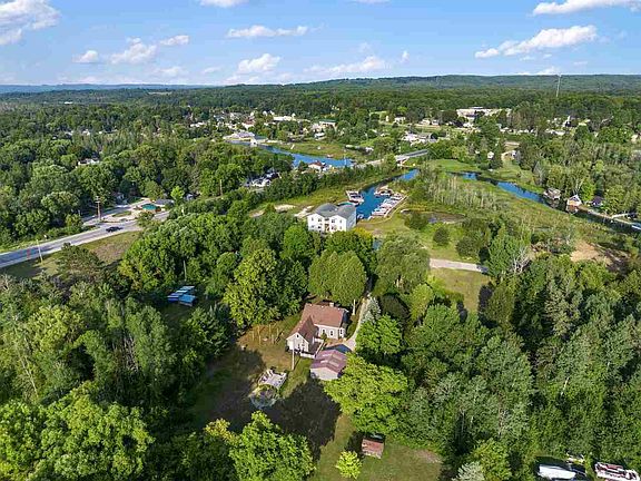 2nd image of 7287 Spring St