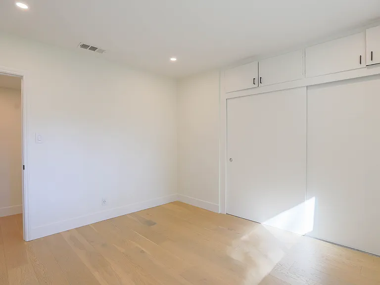 4835 Cliffside Dr — Photo 29