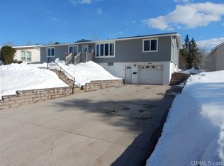 860 Juniper St, Ishpeming, MI 49849