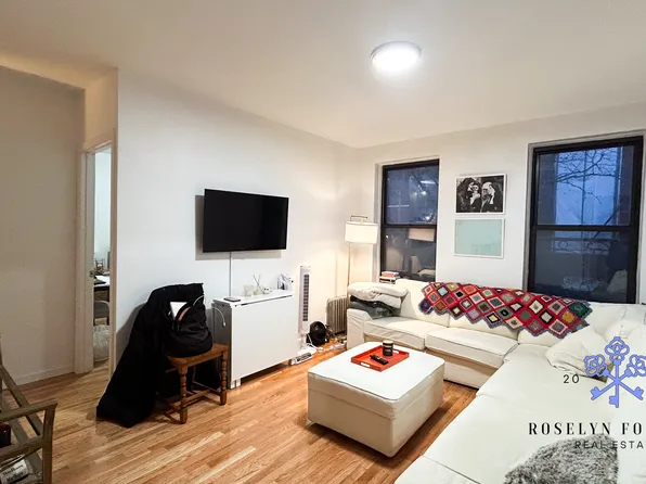 312 West 20th Street image 1 of 15