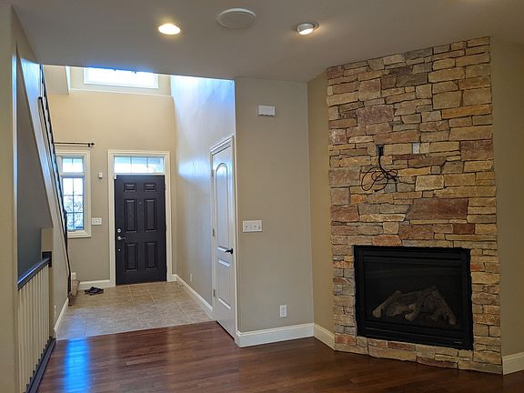 4th image of 746-748 Gabriela Ct