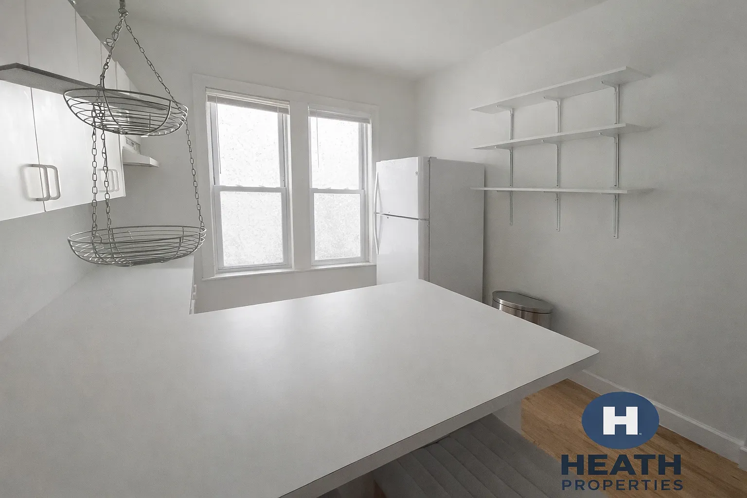 3 bed, 999 sqft, $3,500 — Photo 1