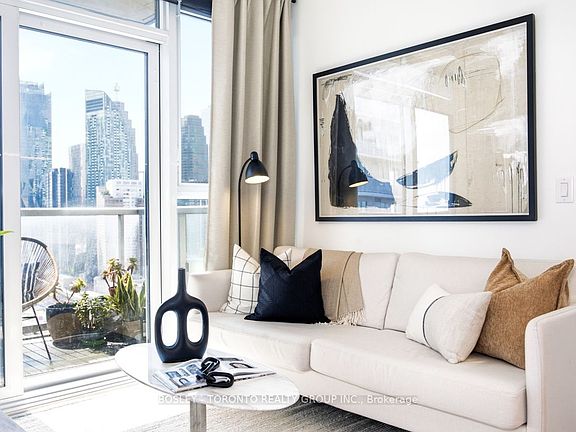 4th image of 20 Richardson St #2007