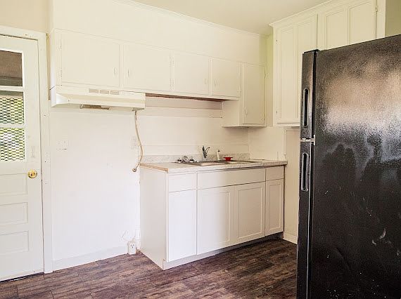 3rd image of 756 30th St SW