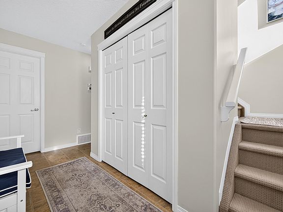 3rd image of 39 Appleton Cres