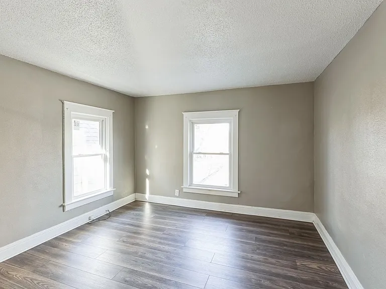 1573 Jermain Dr — Photo 11
