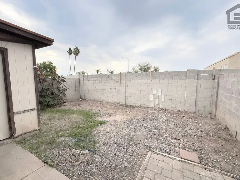 529 E 6th Dr — Photo 21
