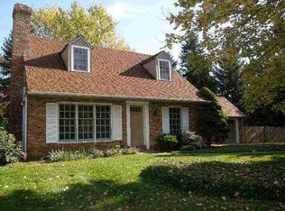 44 Stonehenge Ln, Malvern, PA 19355