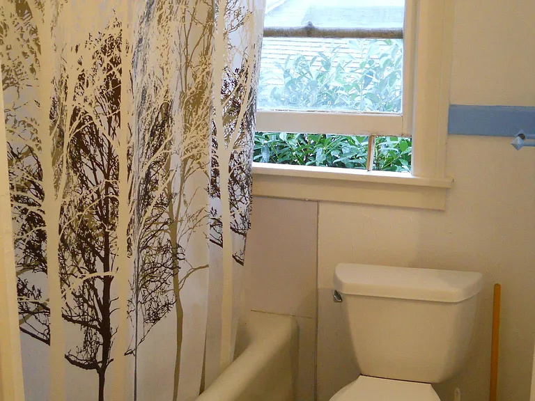 5211 11th Ave NE #302 — Photo 7