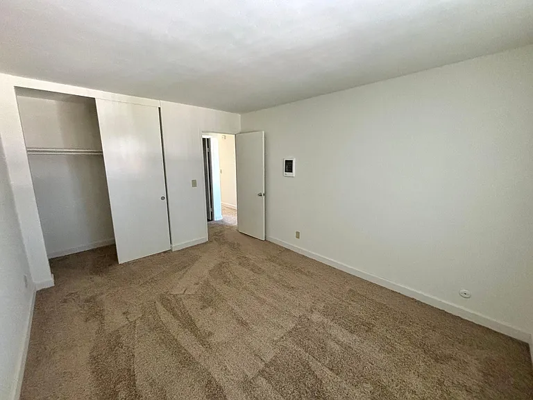 Anniversary Apartments — Photo 29