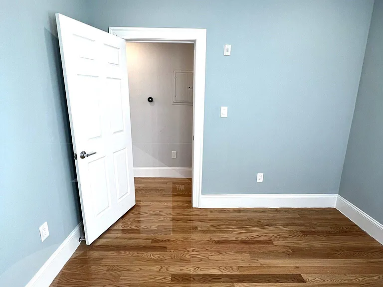 75 Winchester St — Photo 8