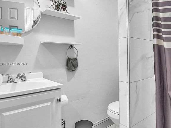 5th image of 6036 Polk St #1