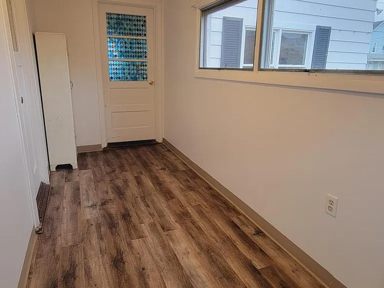 114 Dickson St — Photo 29