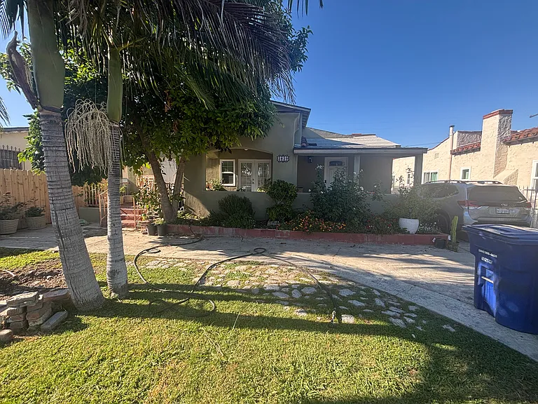 2829 Cudahy St — Photo 1