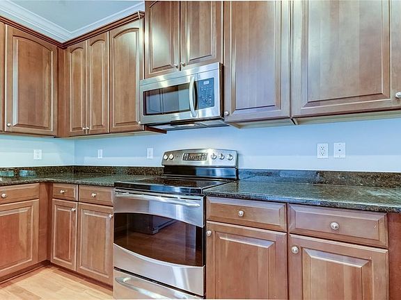5th image of 14125 Stowbridge Ave