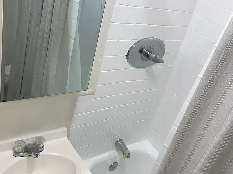 Ave 63 Apartments — Photo 11
