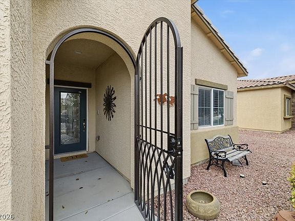 3rd image of 4454 Luciano Ave