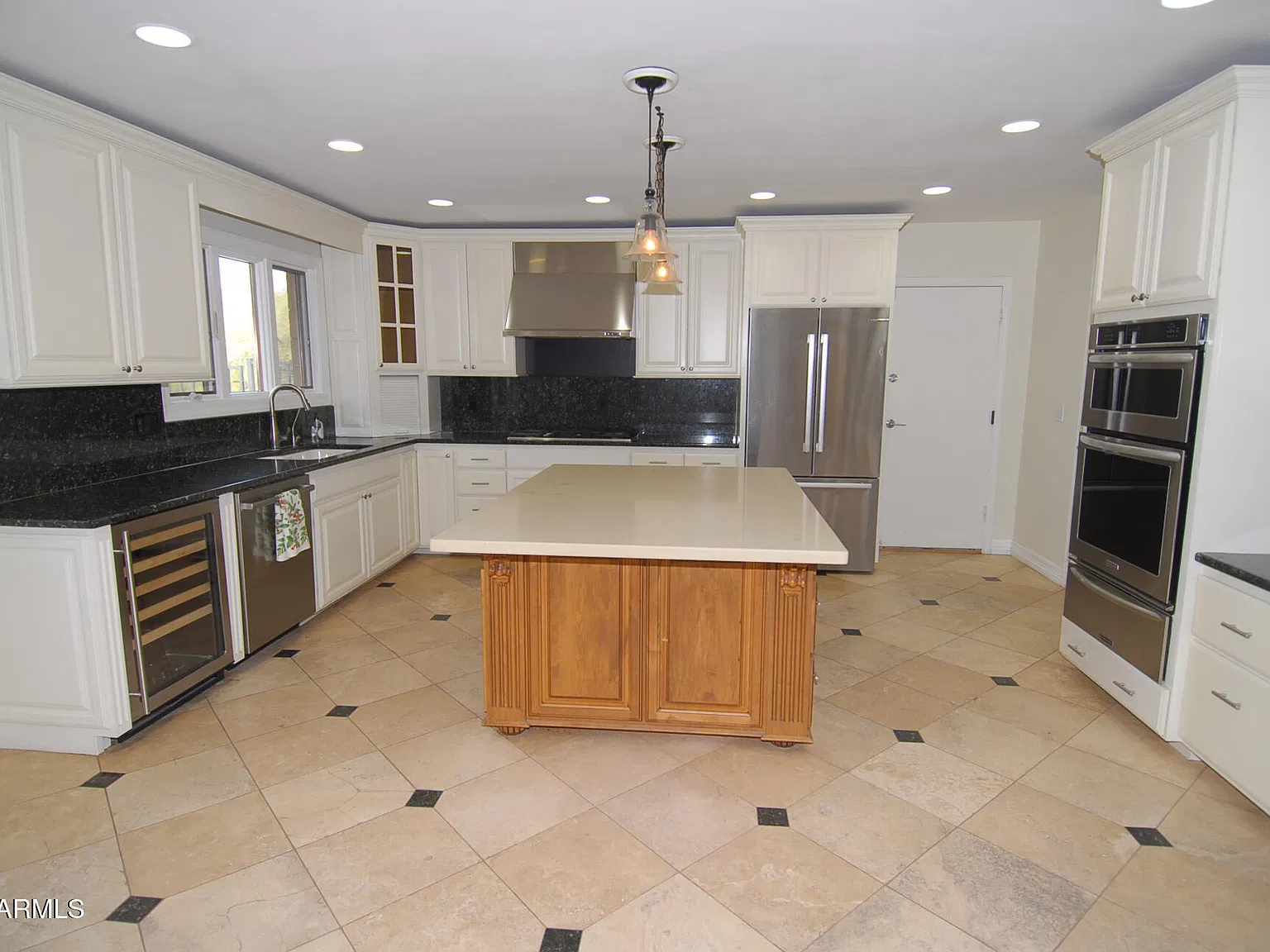 4 bed, 2.5 bath, 2875 sqft, $3,500 — Photo 4