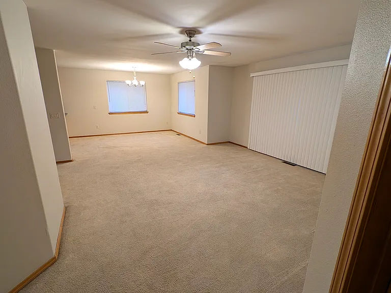 4446 Knorr Ct — Photo 17