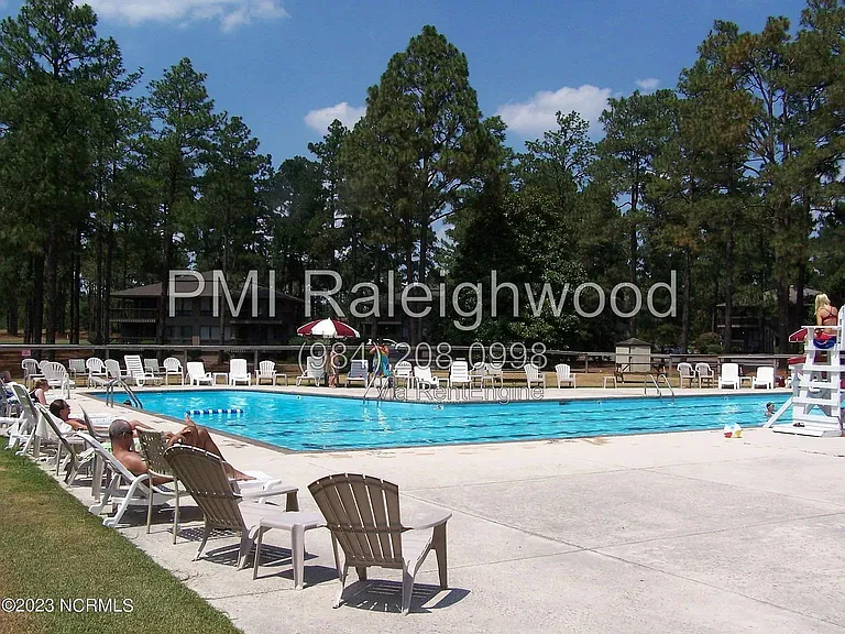 220 Foxkroft Dr — Photo 24