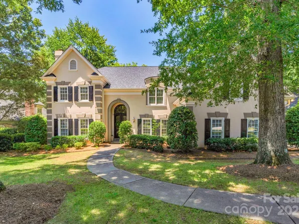 5318 Providence Country Club Dr, Charlotte, NC 28277