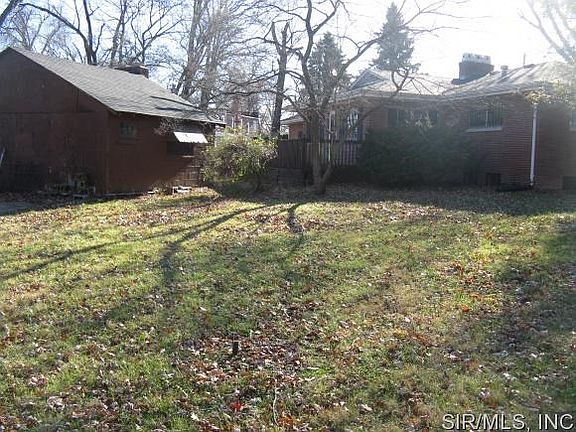 4th image of 2303 Hale Dr