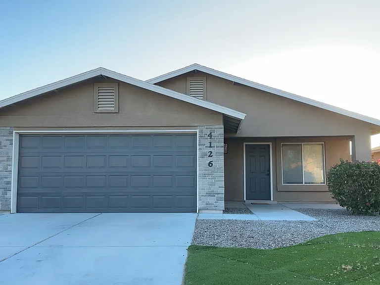 4126 S Cedar Ave — Photo 12