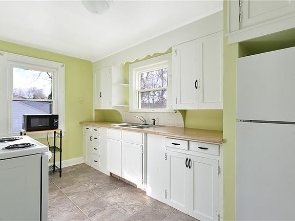 5th image of 247 Wildwood Dr