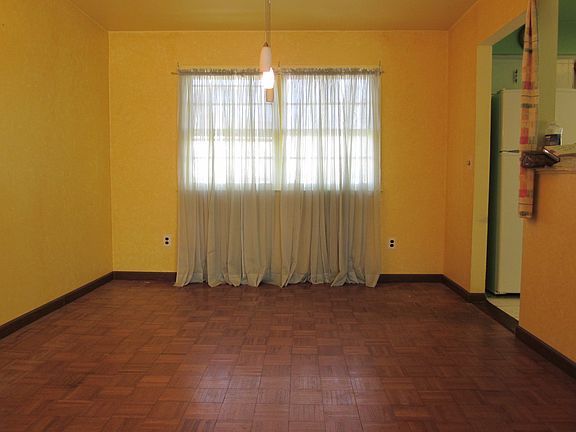 4th image of 133 Lancewood Ct