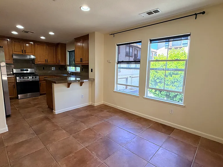 217 Santa Barbara St — Photo 15