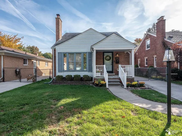 9910 Arden St, Livonia, MI 48150