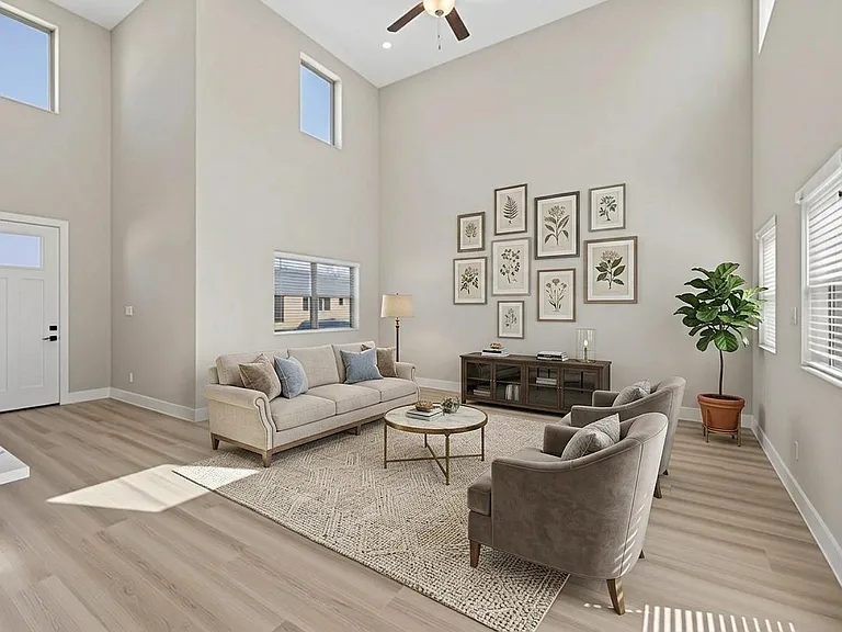 2603 Martinas — Photo 3