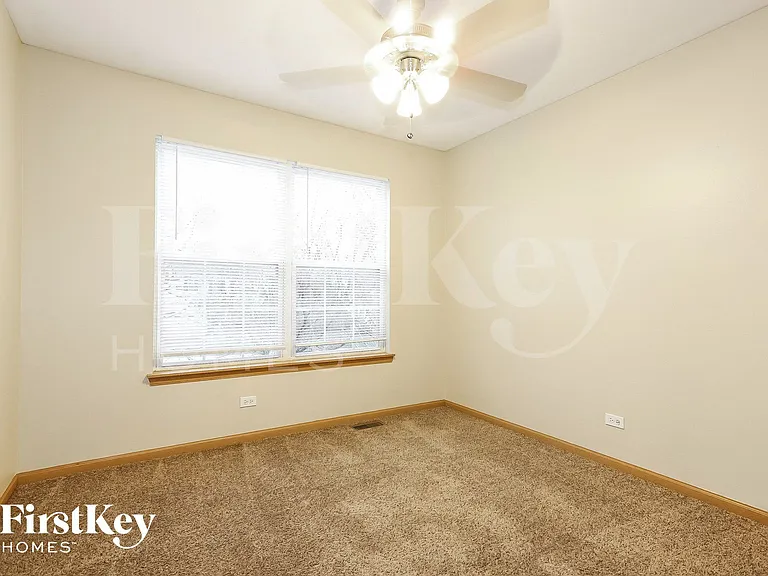 11730 Niagra Ln — Photo 9