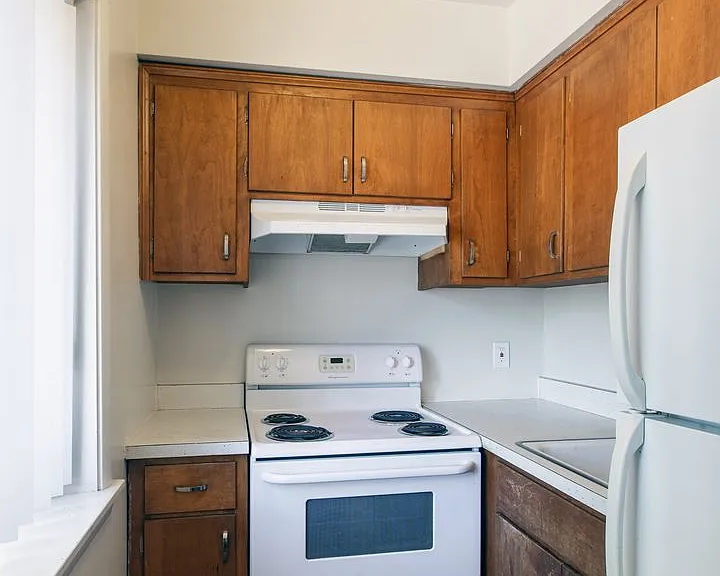 242 West Franklin Ave — Photo 9